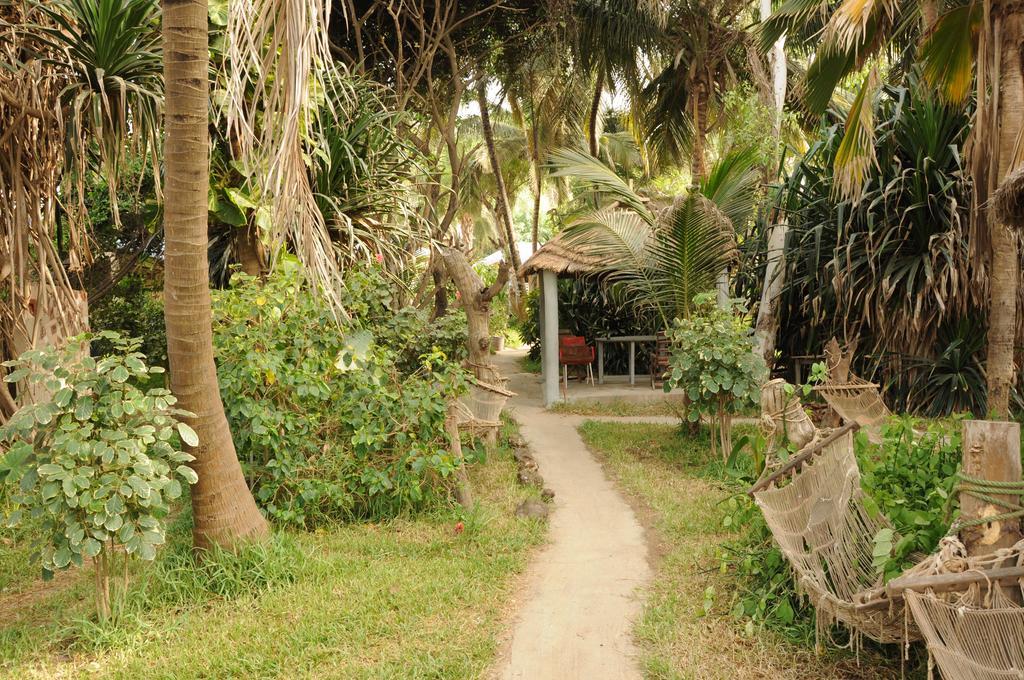 Leybato Beach Hotel Fajara Exterior photo