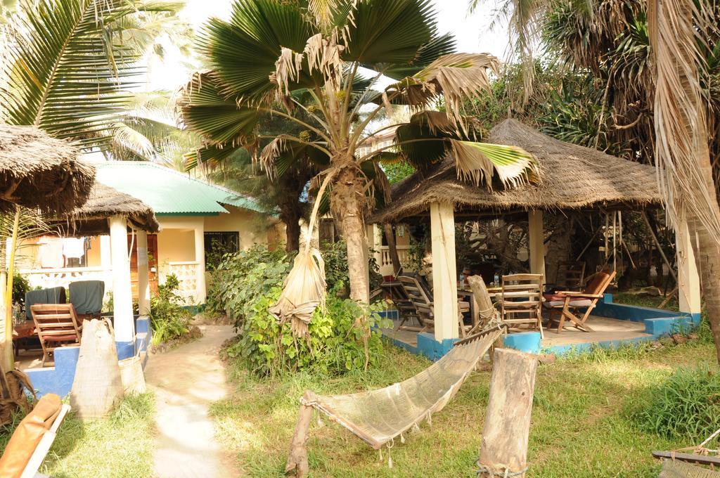 Leybato Beach Hotel Fajara Exterior photo